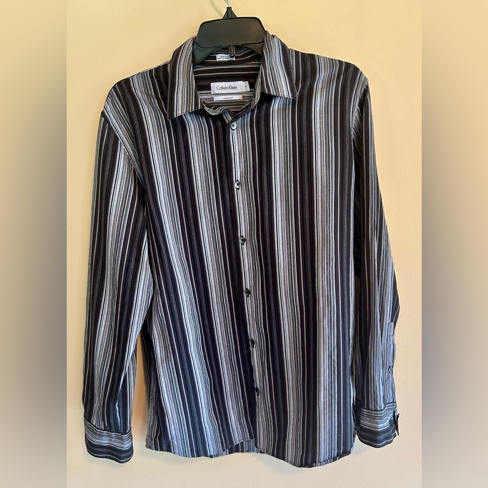 Calvin Klein Long Sleeve Mens size M Button Down Striped Dress Shirt Black/Gray
